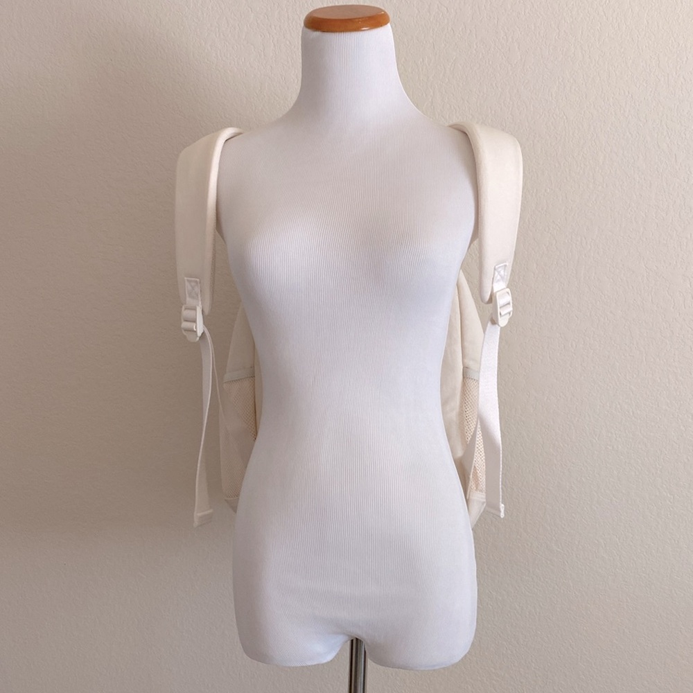 Victoria’s Secret Pink Quilted Puffer Backpack in White Shell - Picture 4 of 10